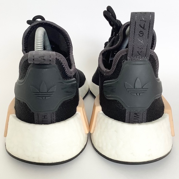 Womens 8/Mens 7 *TEAR* (pic) USED Adidas NMD R1 Core Black Carbon White GZ7997 - Picture 6 of 11